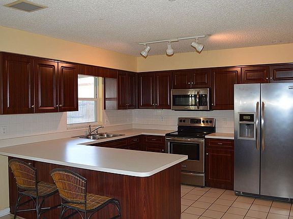 5th image of 2510 Hollis Dr