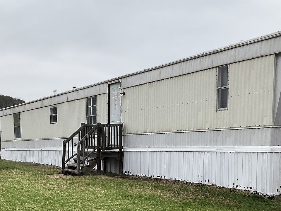 1st image of 2324 Turnberry Rd