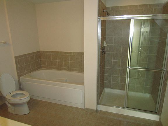 5th image of 135 S York St Unit 520