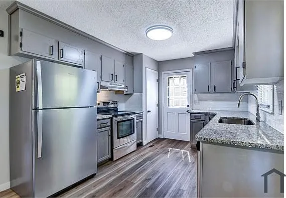305 Red Roan Pl — Photo 11