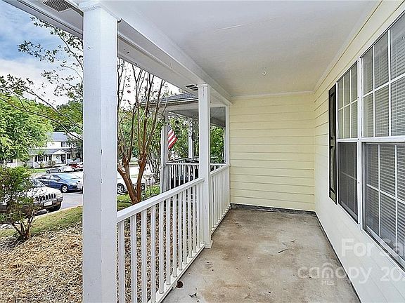 3rd image of 1447 Flintwood Dr #D