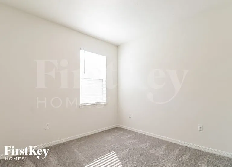 332 Corbel Ln — Photo 9