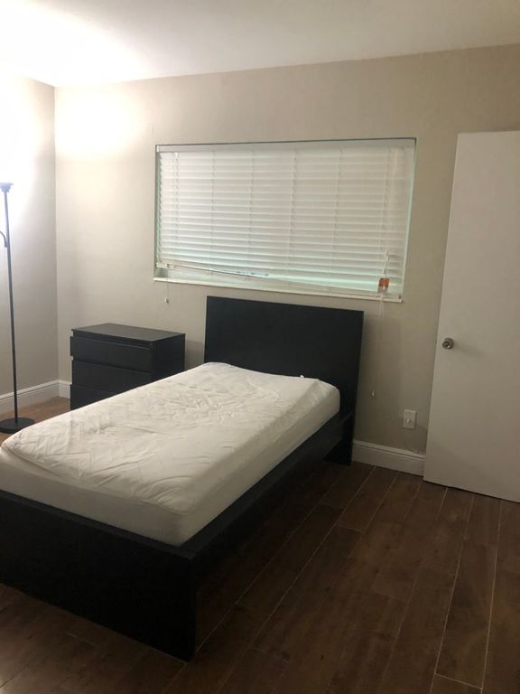 2205 SE 7th St APT 9, photo 6