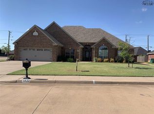 1022 Taylor Ln, Burkburnett, TX 76354
