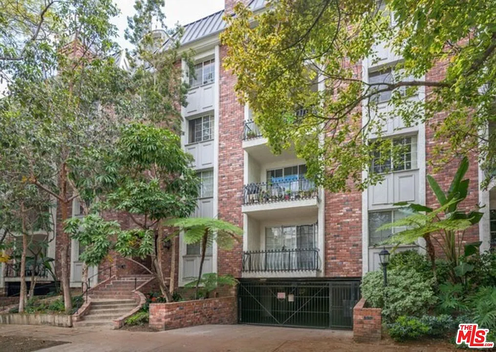 2 bed, 2.0 bath, 1149 sqft, $4,100 — Photo 1