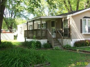 864 Suzanne Ln, Elgin, IL 60120