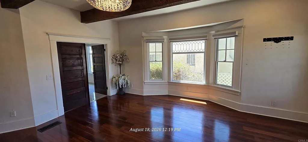 4 bed, 1950 sqft, $5,900 — Photo 2