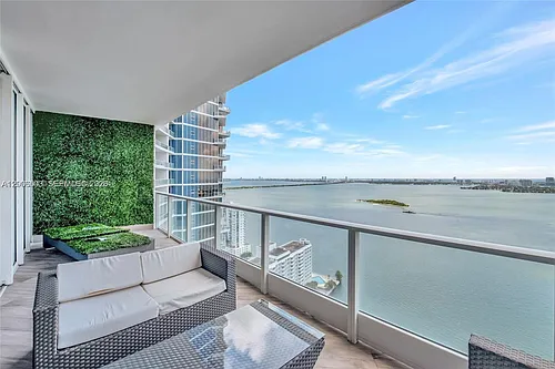 2020 N Bayshore Dr #3408 Photo 1