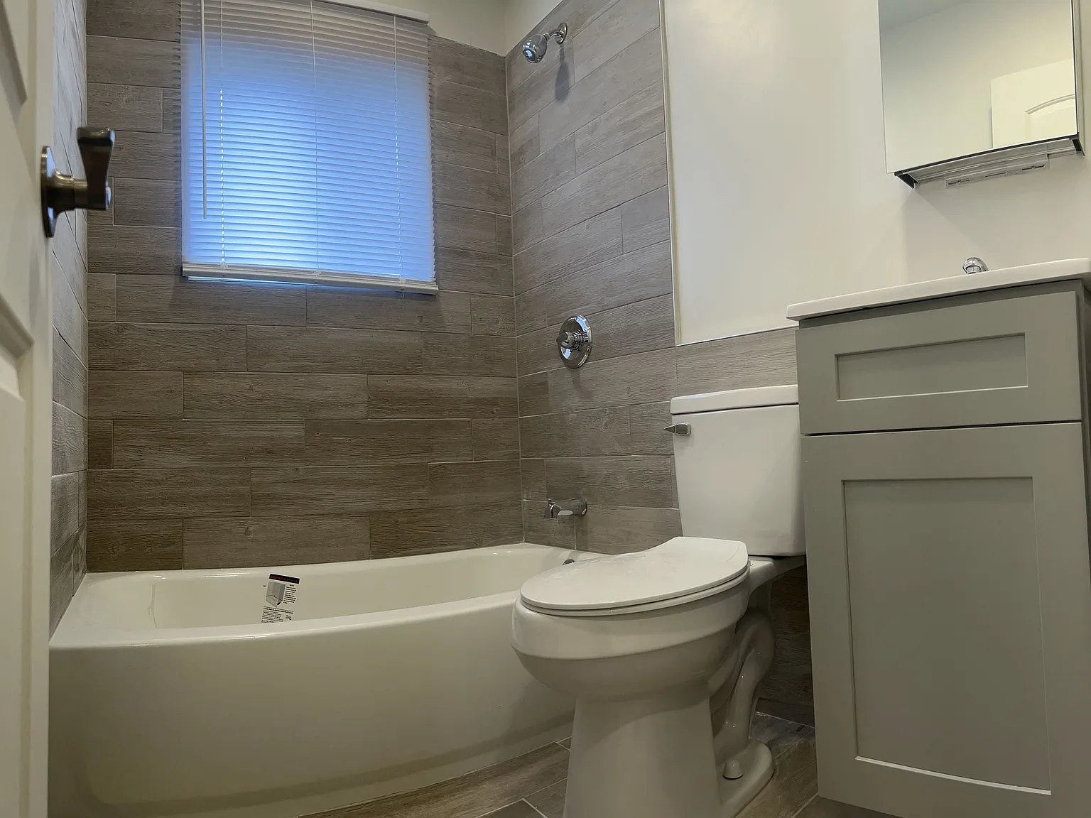 Brookwood at Bay Shore — Photo 2