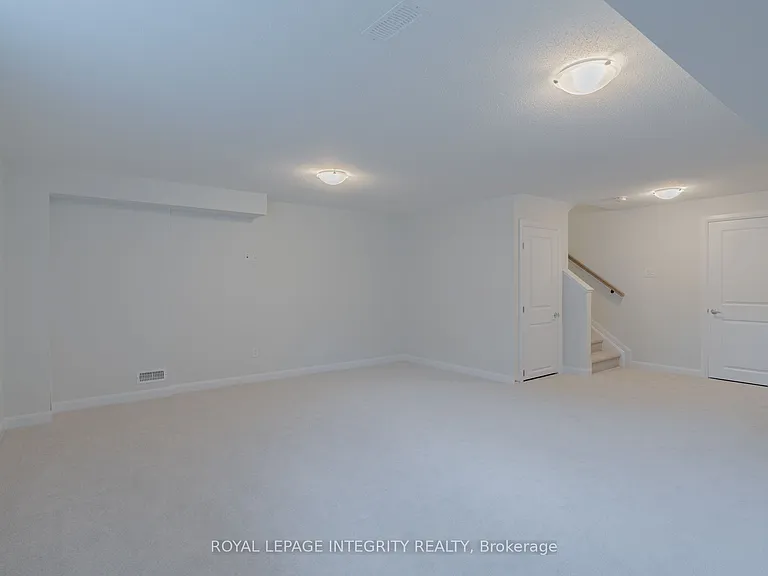 409 Silicon Way — Photo 28