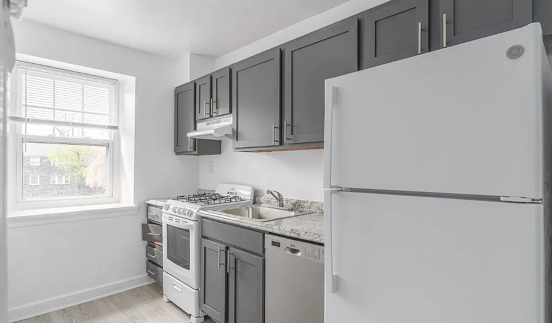 1 bed, 725 sqft, $1,295 — Photo 1