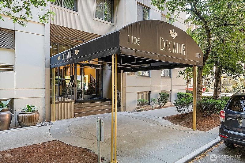 2nd image of 1105 Spring Street #1304