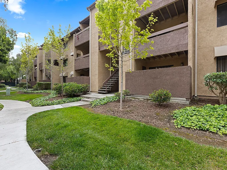 2250 Monroe St #221 — Photo 7