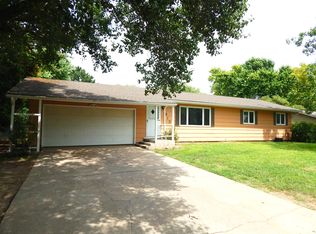912 W 13th St, Larned, KS 67550