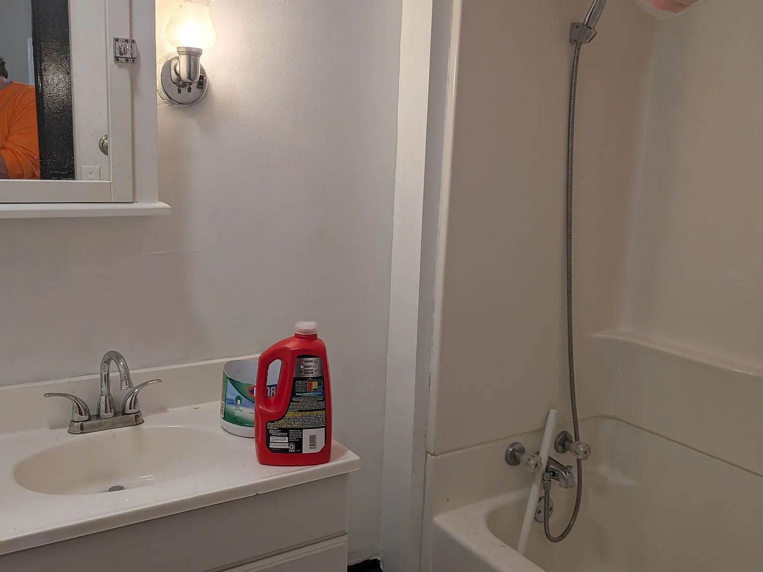 2 bed, 1.0 bath, 950 sqft, $900 — Photo 3