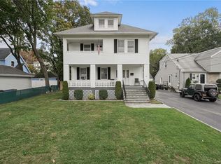 68 Lynton Pl, White Plains, NY 10606