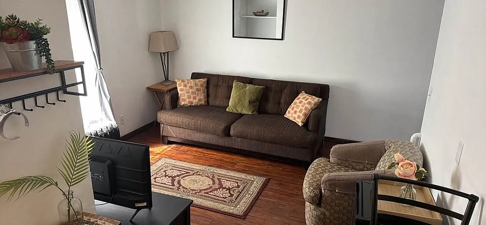 3 bed, 1000 sqft, $2,997 — Photo 3