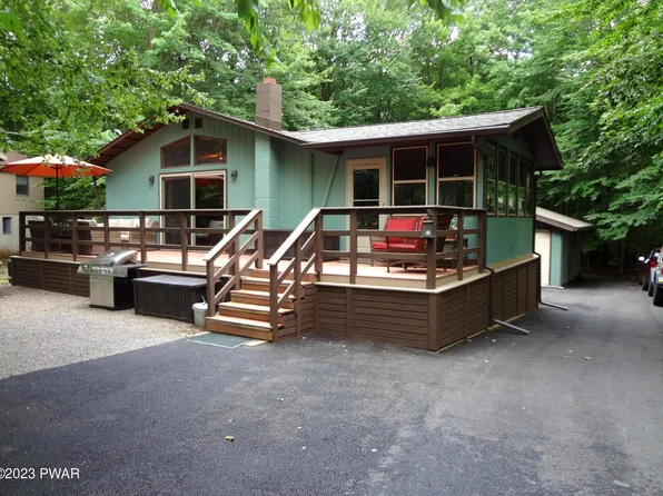 1040 Boathouse Rd, Lake Ariel, PA 18436