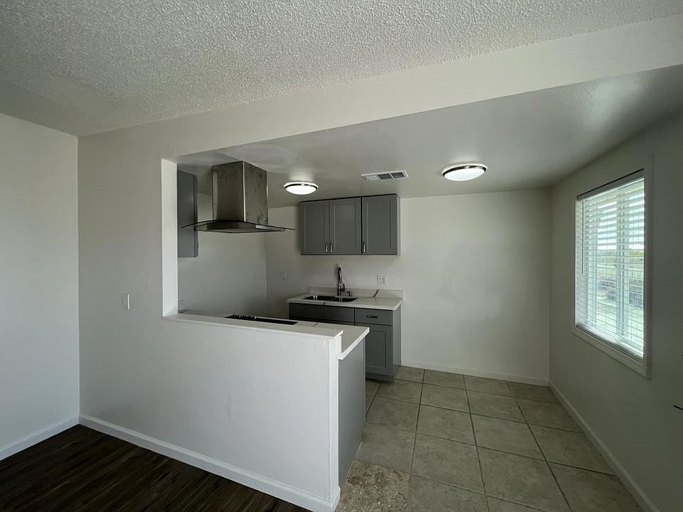 1st image of 99190 Corvina Dr