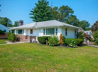 41 Crossland Rd, West Warwick, RI 02893