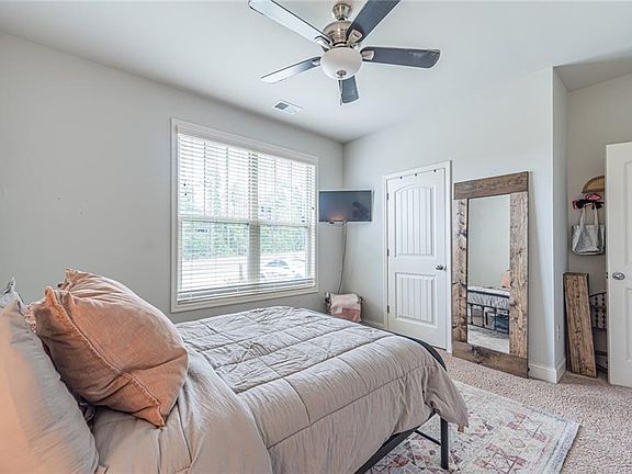 5th image of 815 Riverwalk Manor Dr