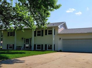 13 Lido Rd, Clear Lake, IA 50428