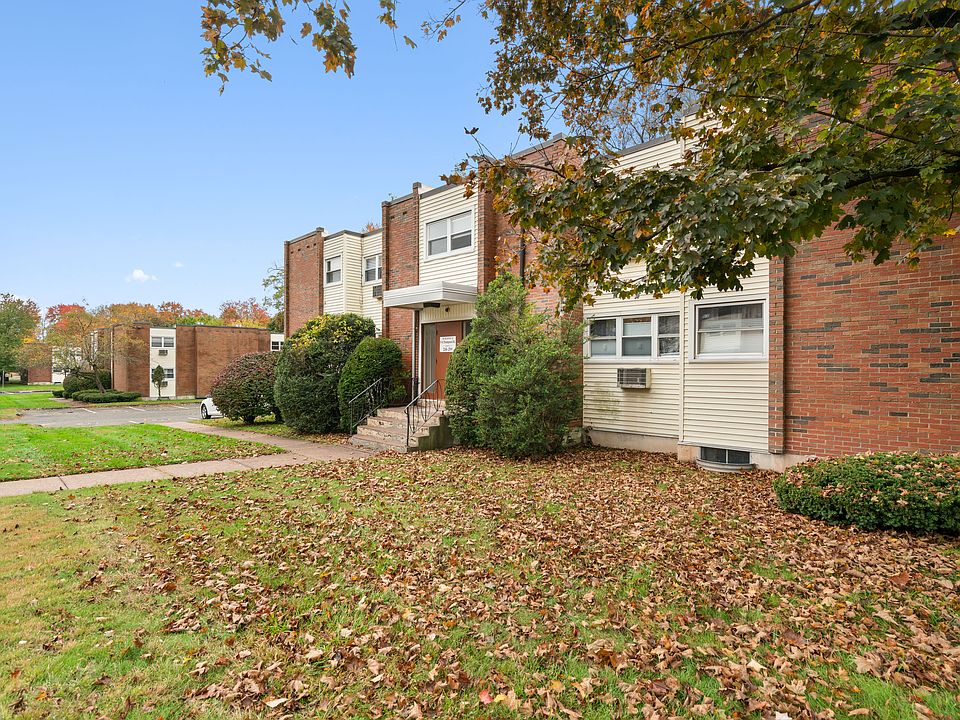 1st image of 9 Thompson Rd APT 2B