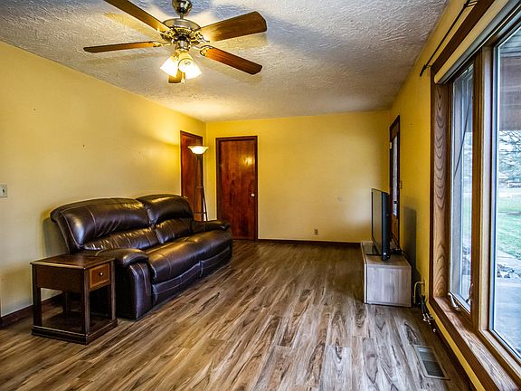 2nd image of 4286 Byron Dr