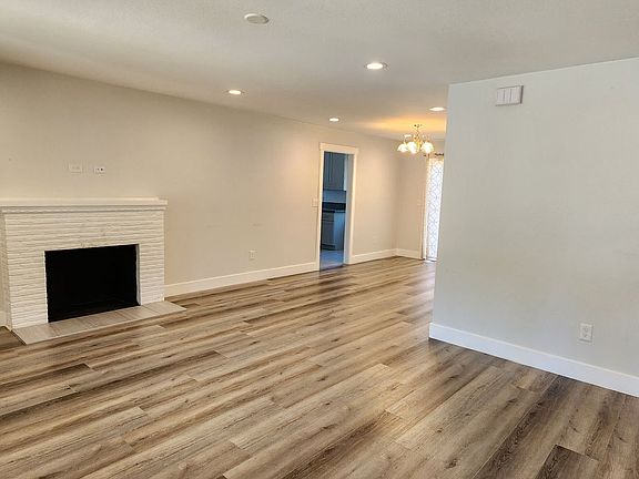 3rd image of 2025 Oregon Dr #7CC972212