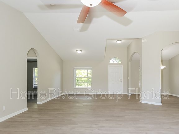 5th image of 1492 SW Devera Ave