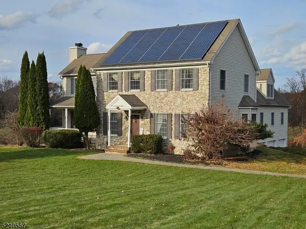 37 Woodland Heights Circl, Lebanon Twp., NJ 08826