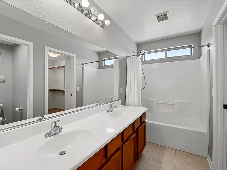 1231 S Amber St — Photo 30