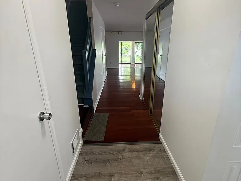 9 Latta Ct — Photo 2