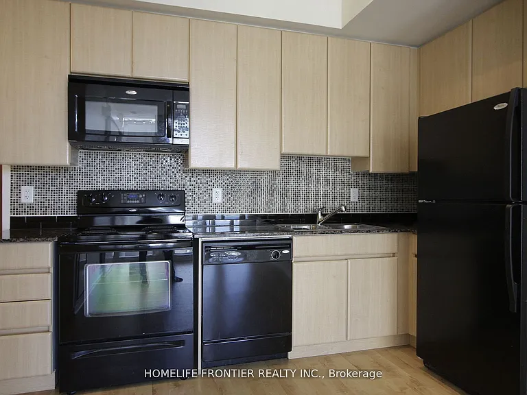 30 Canterbury Pl #703 — Photo 2