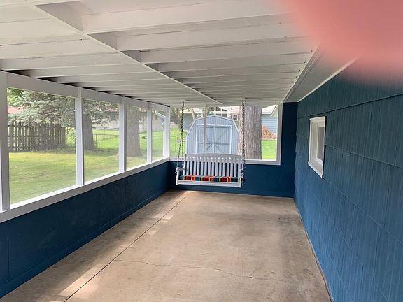 22 x 10 Screen porch