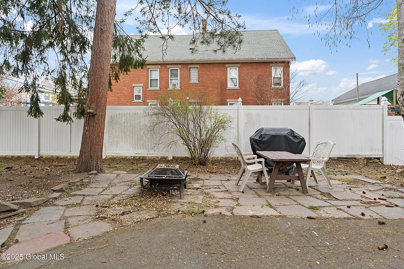 5th image of 208-210 S Second Avenue