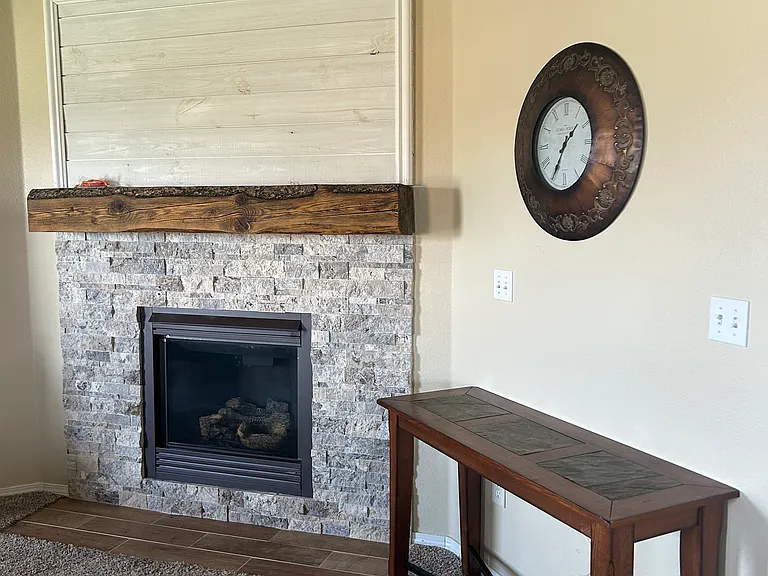 218 E Rose Lake Dr — Photo 4