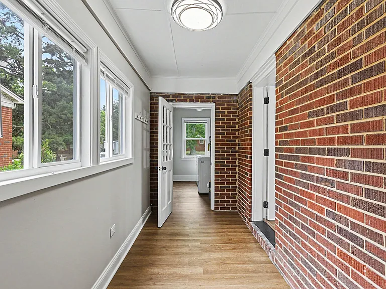 3430 Meredith Ave — Photo 17