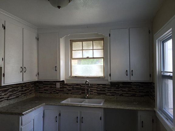 2nd image of 1926 Nebraska Ave