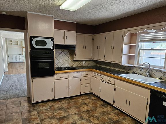 4th image of 1317 S Avenue G
