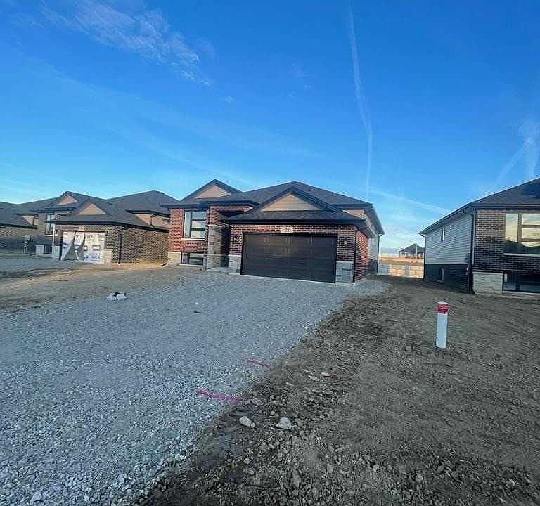 1st image of 22 Kingsbridge Dr