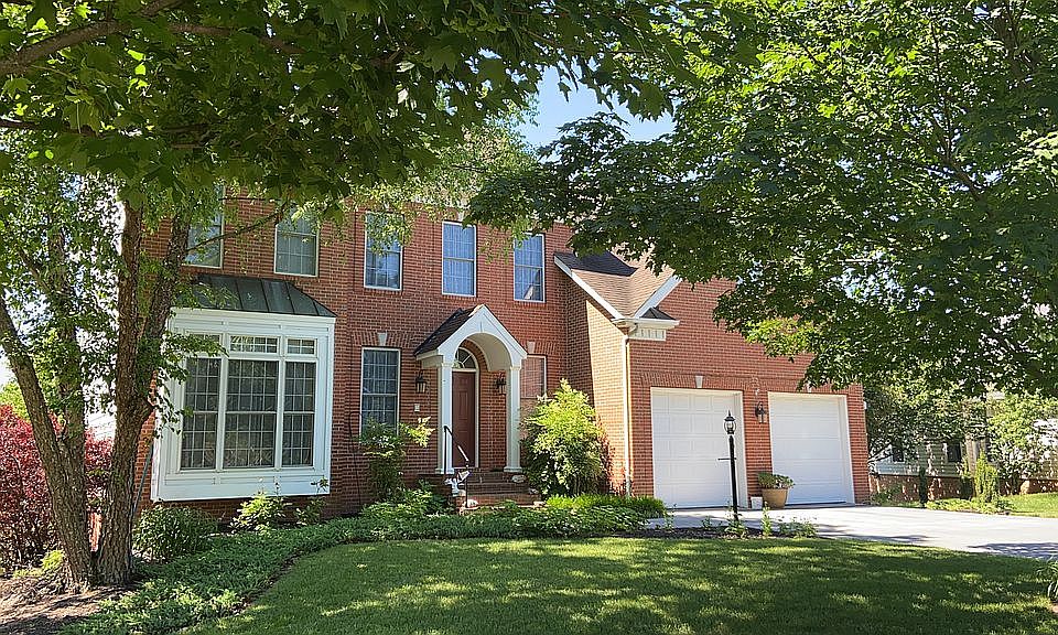 1st image of 103 Winterberry Ct
