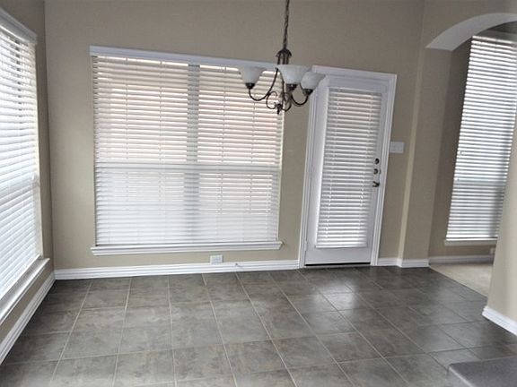 4th image of 2696 Deer Hollow Dr
