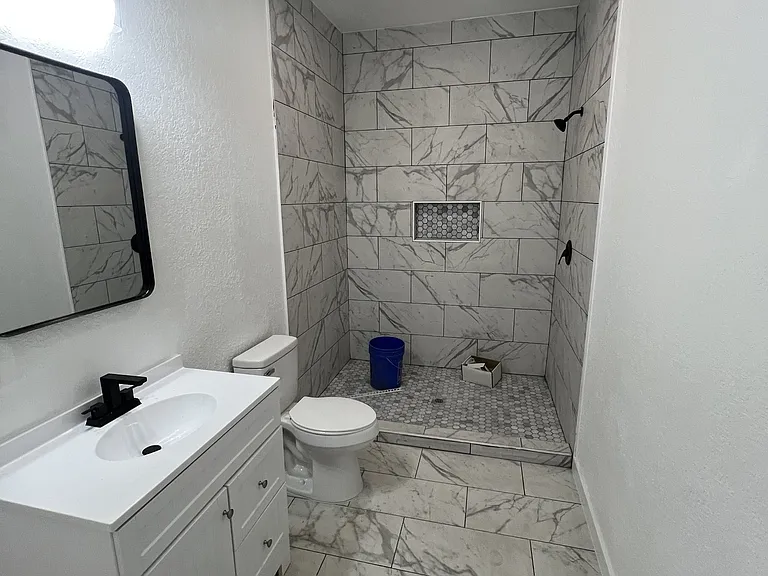 525 W Washington Ave — Photo 6