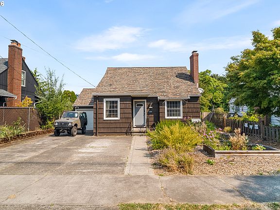 5th image of 3119 N Kilpatrick St