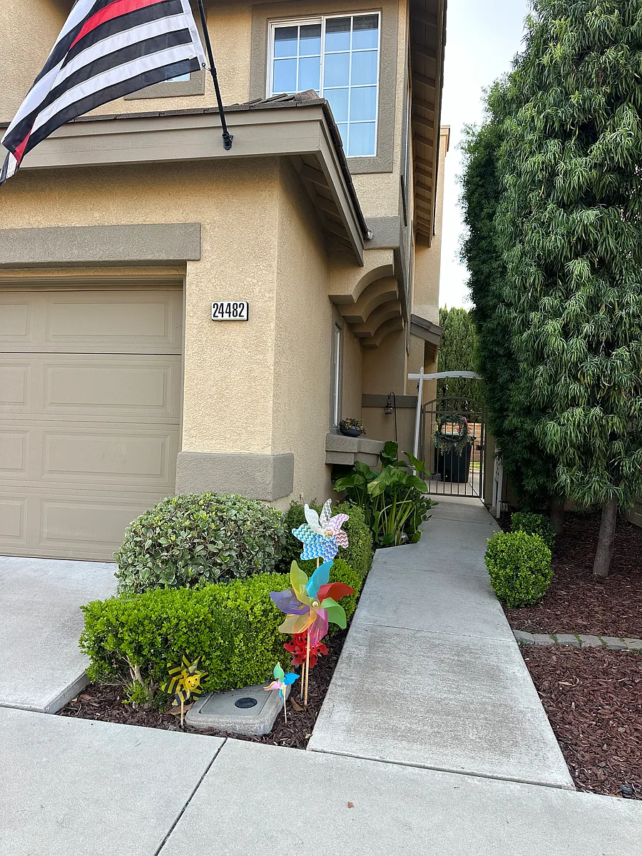 Building Photo - 24482 Sunshine Dr