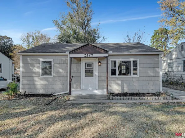 2527 S 53rd St, Lincoln, NE 68506