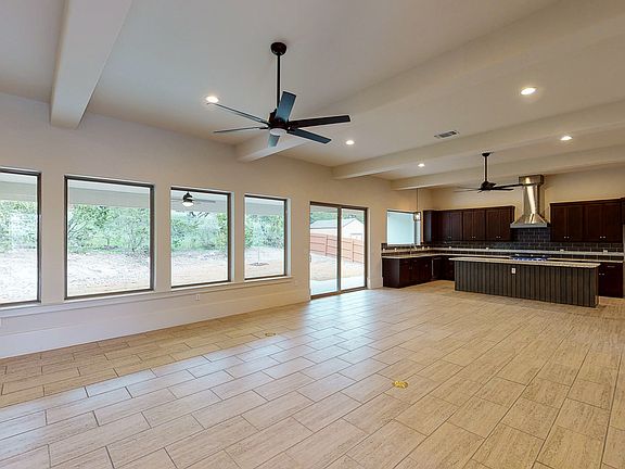 4th image of 611 Sendera St