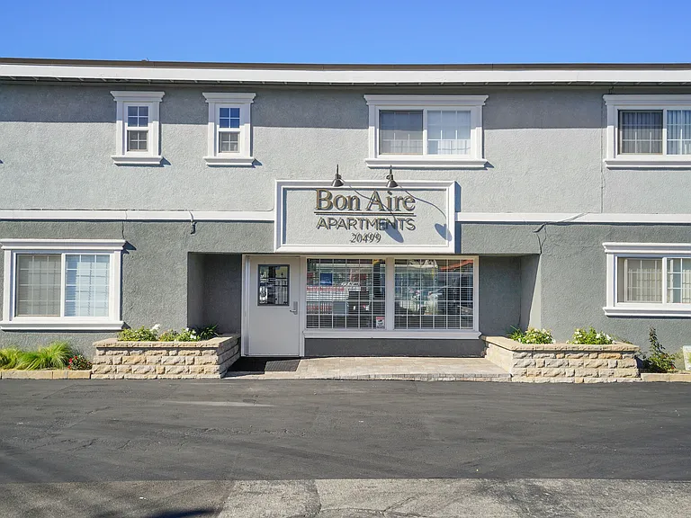 Bon Aire Apartments — Photo 60