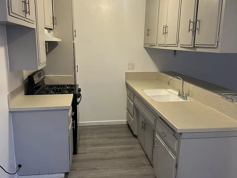 6318 Gentry St #D — Photo 7